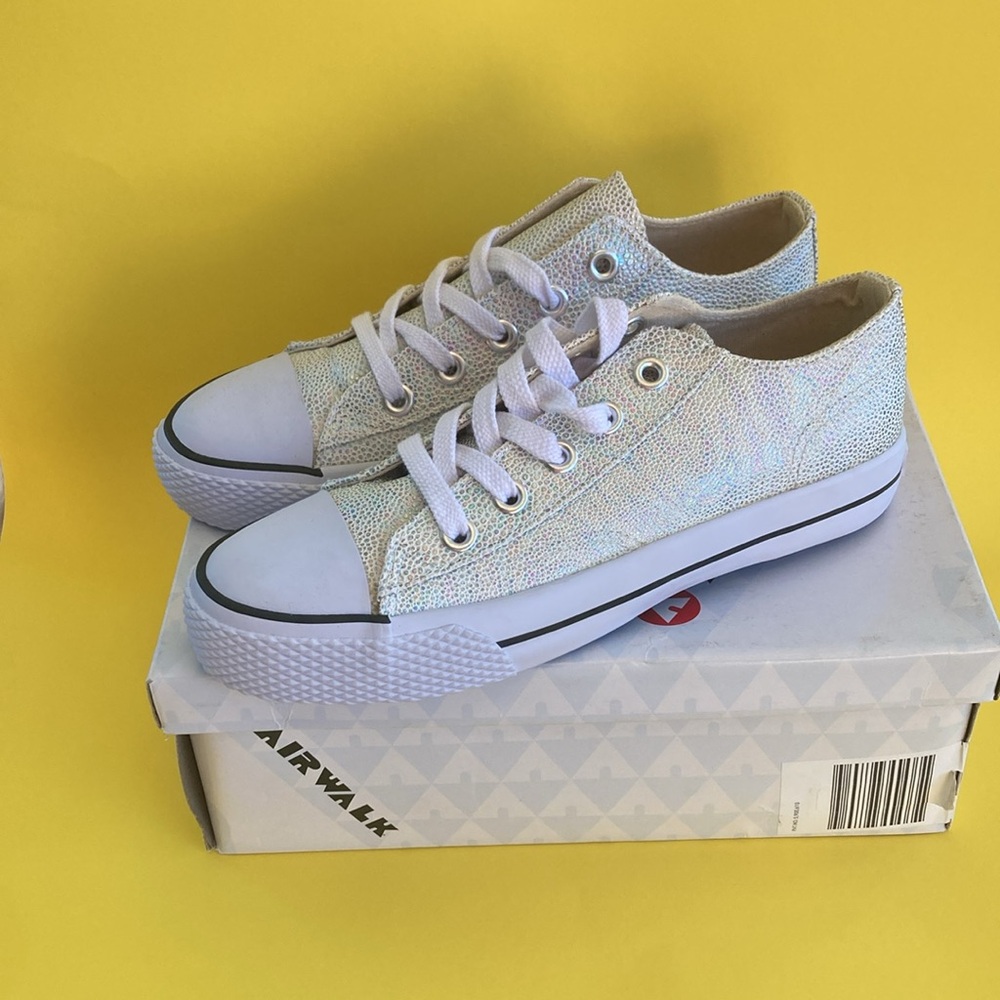Airwalk Women's Shoe Legacee Multicolor Texture Pearl White Lace Sneaker